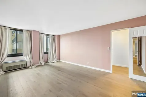 300 Winston Drive Cliffside Park NJ 07010