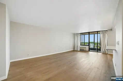 300 Winston Drive Cliffside Park NJ 07010