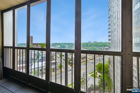 300 Winston Drive Cliffside Park NJ 07010