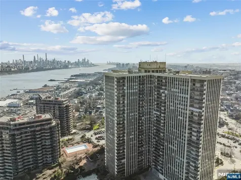 300 Winston Drive Cliffside Park NJ 07010