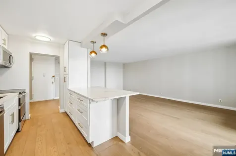 300 Winston Drive Cliffside Park NJ 07010