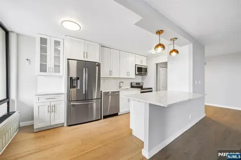 300 Winston Drive Cliffside Park NJ 07010