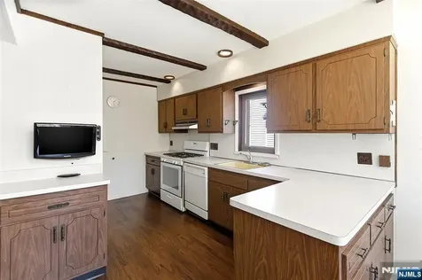 410 Poplar Avenue Maywood NJ 07607