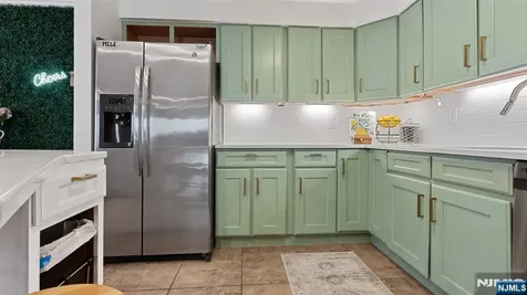 42 Triumph Court East Rutherford NJ 07073