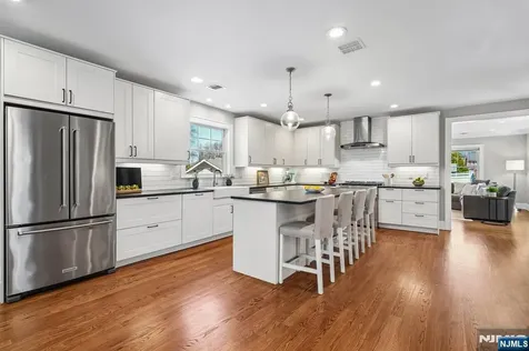 8 Newman Avenue Verona NJ 07044