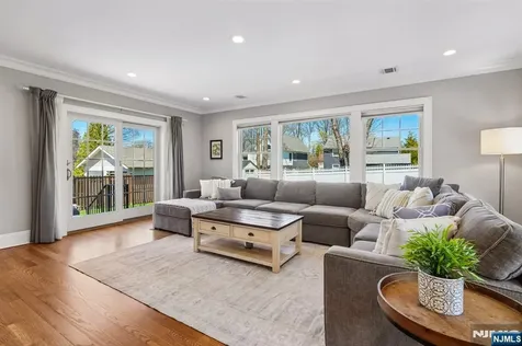8 Newman Avenue Verona NJ 07044