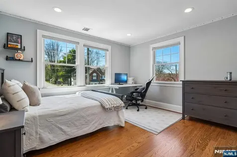 8 Newman Avenue Verona NJ 07044
