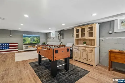 8 Newman Avenue Verona NJ 07044