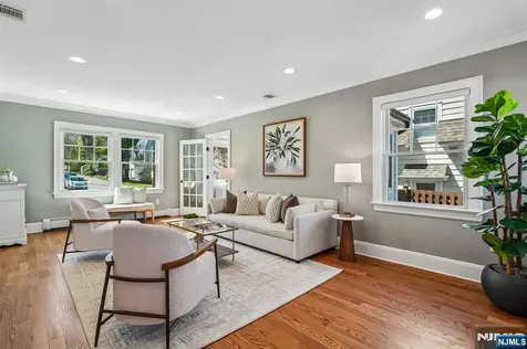 8 Newman Avenue Verona NJ 07044