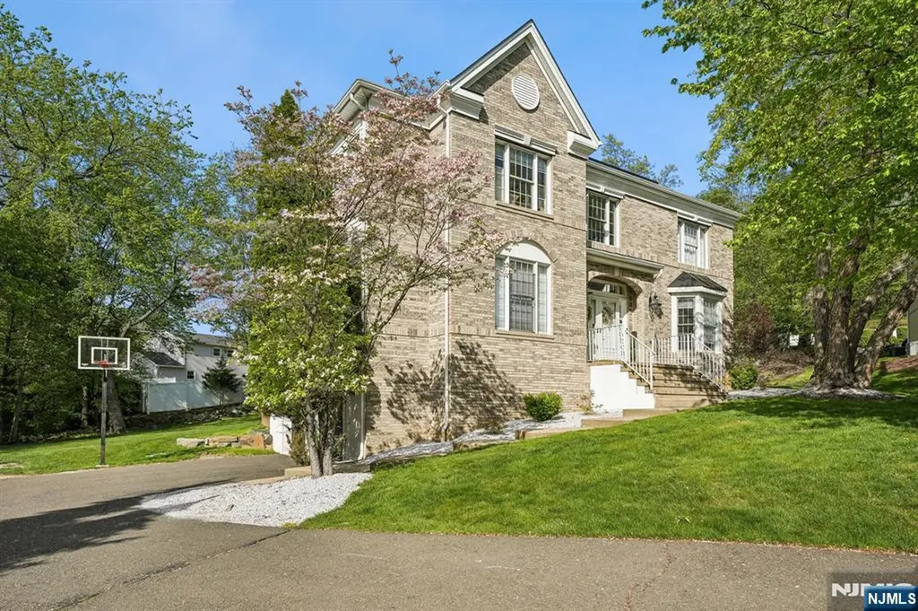 6 Diane Court Wayne NJ 07470