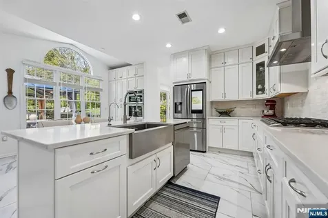 6 Diane Court Wayne NJ 07470