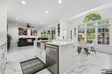 6 Diane Court Wayne NJ 07470
