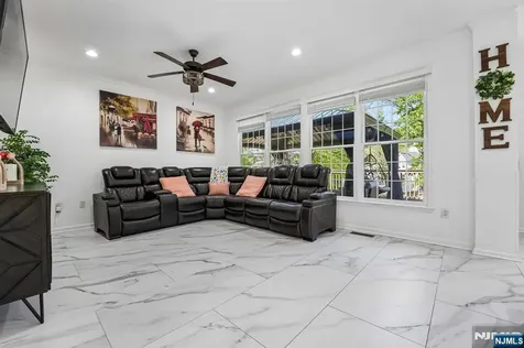 6 Diane Court Wayne NJ 07470