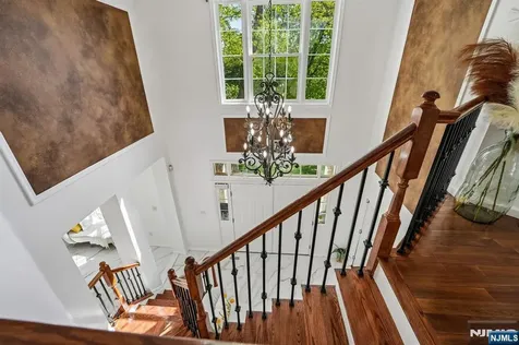 6 Diane Court Wayne NJ 07470