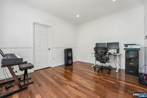 6 Diane Court Wayne NJ 07470