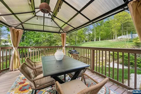 6 Diane Court Wayne NJ 07470