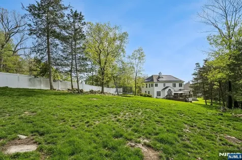 6 Diane Court Wayne NJ 07470