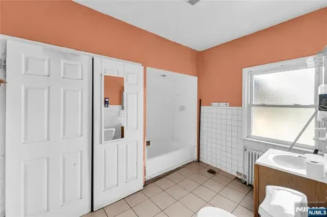 414 Monastery Place Union City NJ 07087