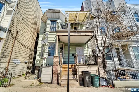414 Monastery Place Union City NJ 07087