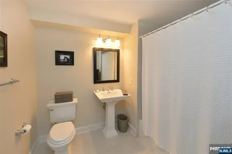 5303 Rio Vista Drive Mahwah NJ 07430