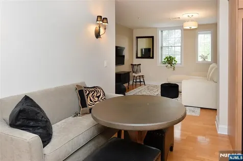 5303 Rio Vista Drive Mahwah NJ 07430