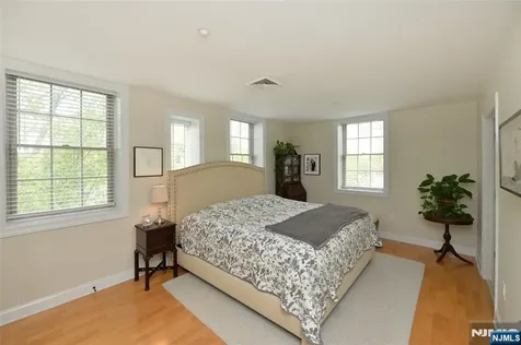 5303 Rio Vista Drive Mahwah NJ 07430