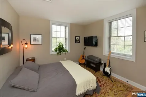 5303 Rio Vista Drive Mahwah NJ 07430
