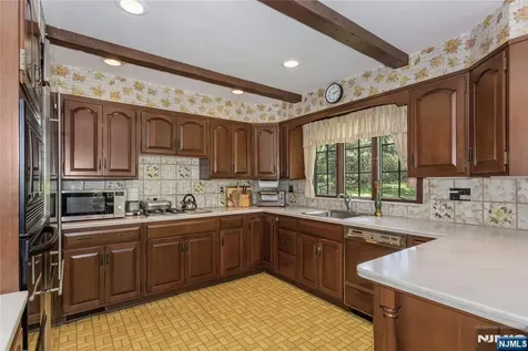 557 Taunton Road Wyckoff NJ 07481