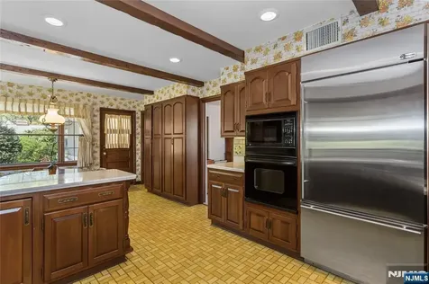 557 Taunton Road Wyckoff NJ 07481