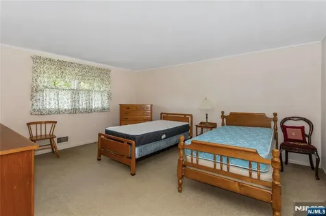 557 Taunton Road Wyckoff NJ 07481