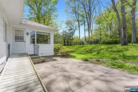 557 Taunton Road Wyckoff NJ 07481
