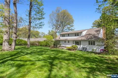 557 Taunton Road Wyckoff NJ 07481