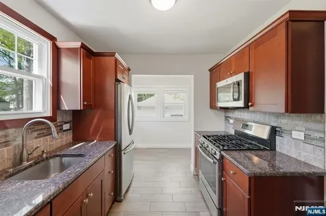 6 Elm Street Westwood NJ 07675