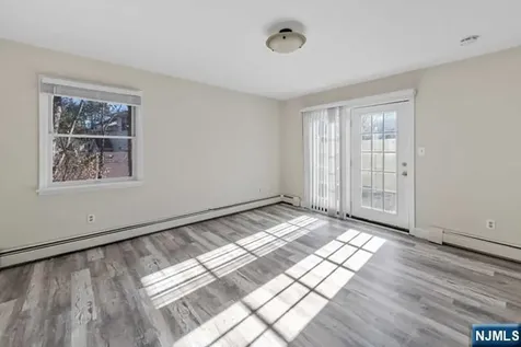 37-2 Smith Street Waldwick NJ 07463