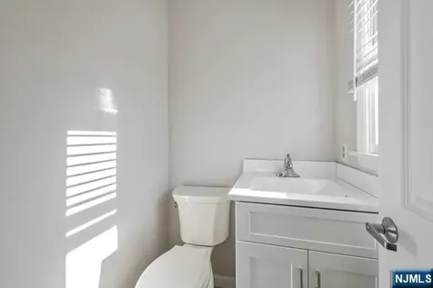 37-2 Smith Street Waldwick NJ 07463