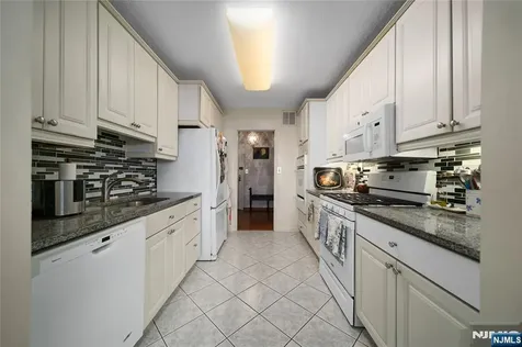 2200 N Central Road Fort Lee NJ 07024