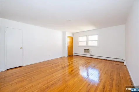 87 Elm Road Caldwell NJ 07006