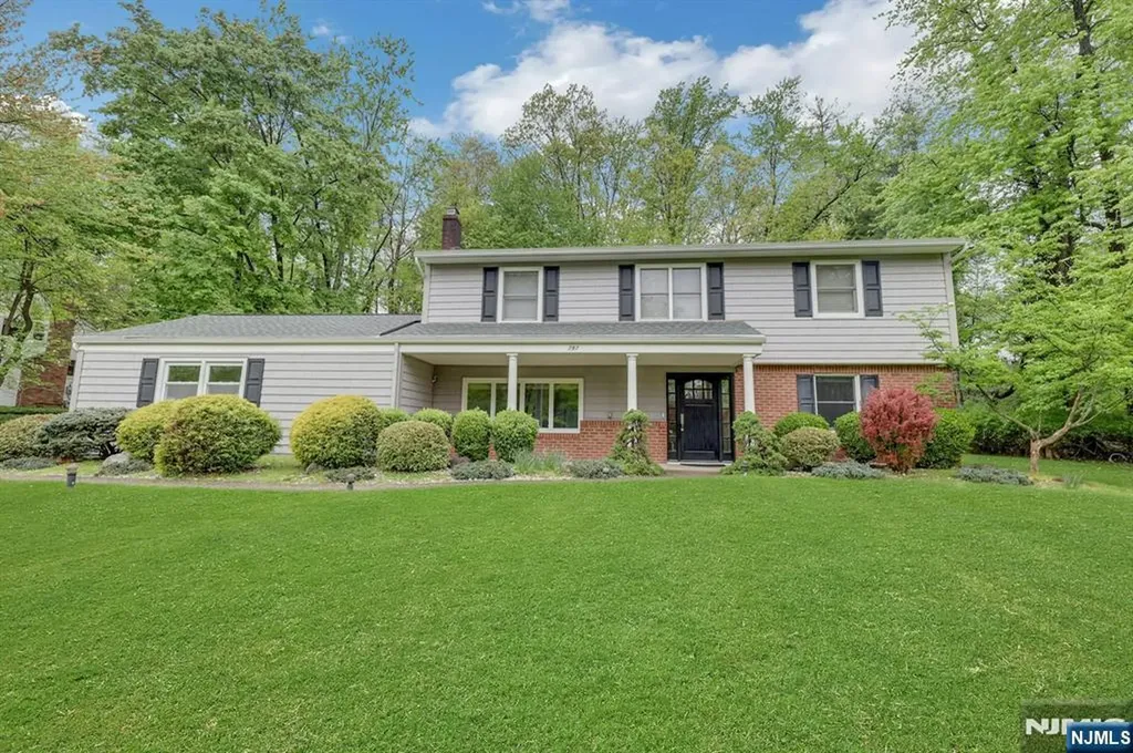 787 Winding Way River Vale NJ 07675