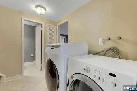 787 Winding Way River Vale NJ 07675