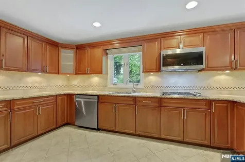 787 Winding Way River Vale NJ 07675