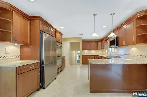 787 Winding Way River Vale NJ 07675