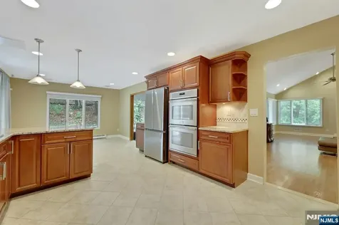 787 Winding Way River Vale NJ 07675