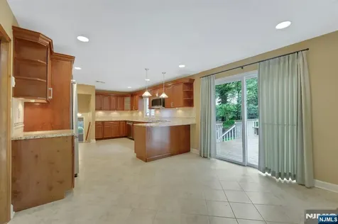 787 Winding Way River Vale NJ 07675