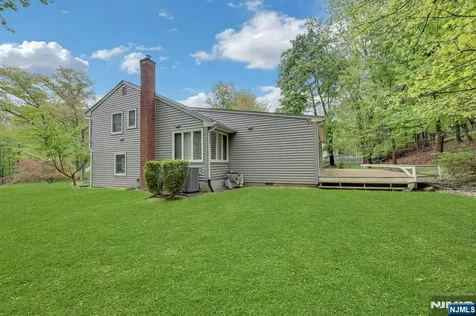 787 Winding Way River Vale NJ 07675