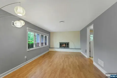 787 Winding Way River Vale NJ 07675