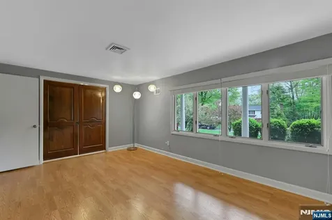 787 Winding Way River Vale NJ 07675