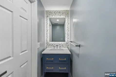 102 Abbie Court West New York NJ 07093
