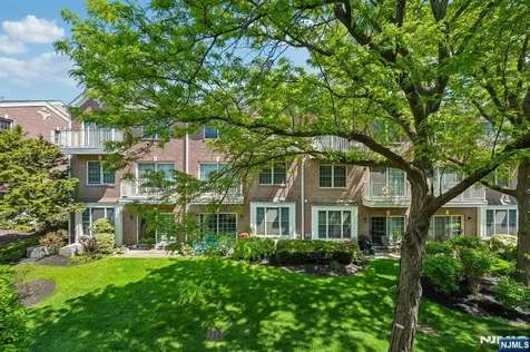 102 Abbie Court West New York NJ 07093