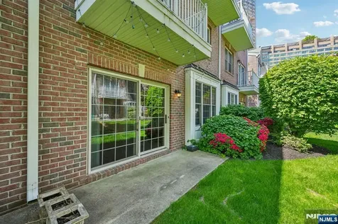 102 Abbie Court West New York NJ 07093