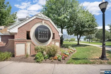 102 Abbie Court West New York NJ 07093